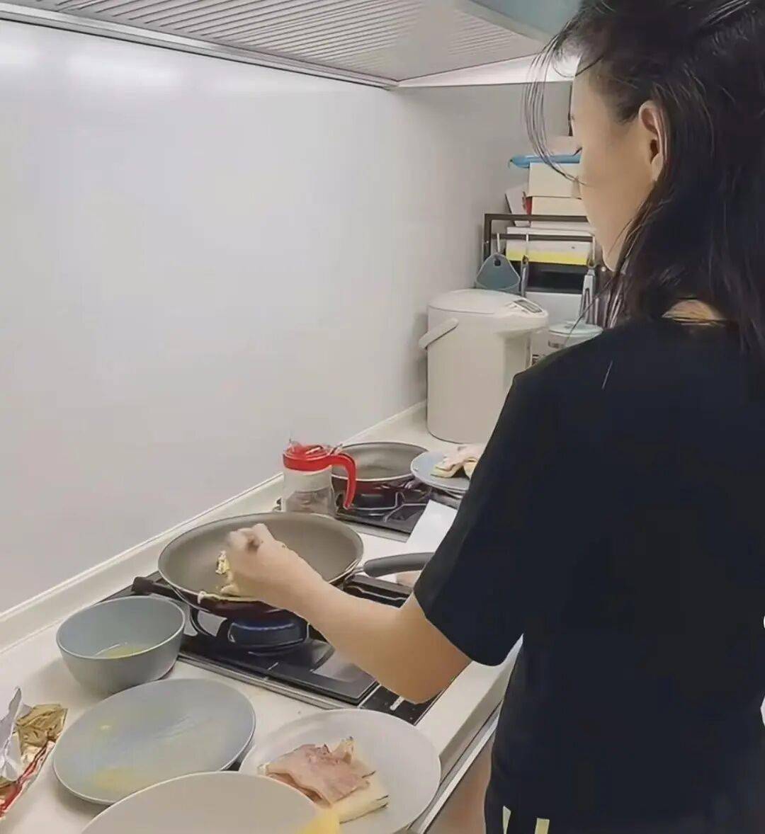 溃的张柏芝已立遗嘱麻将胡了试玩平台崩(图4)